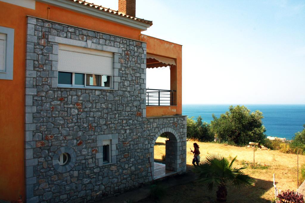 Sea And Mountain View Holiday home